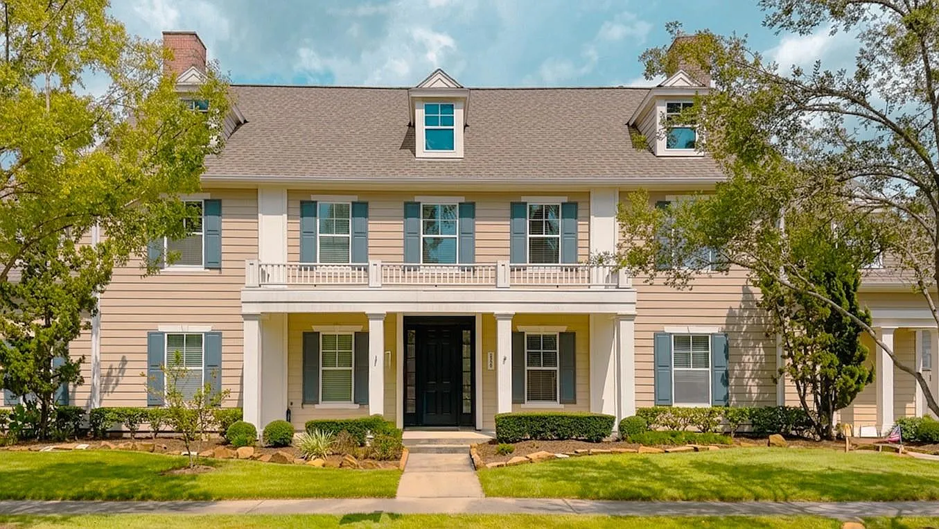 3 bed, 2.5 bath, 1976 sqft, $4,100 — Photo 1