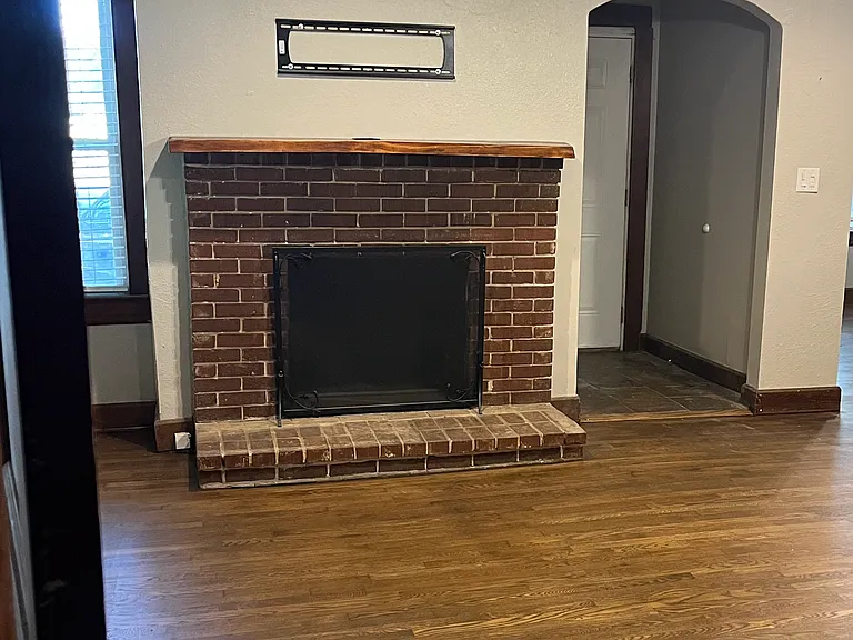 625 N Cherry St — Photo 3