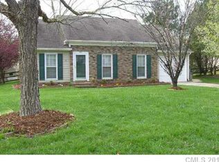 7317 Walnut Wood Dr, Charlotte, NC 28227