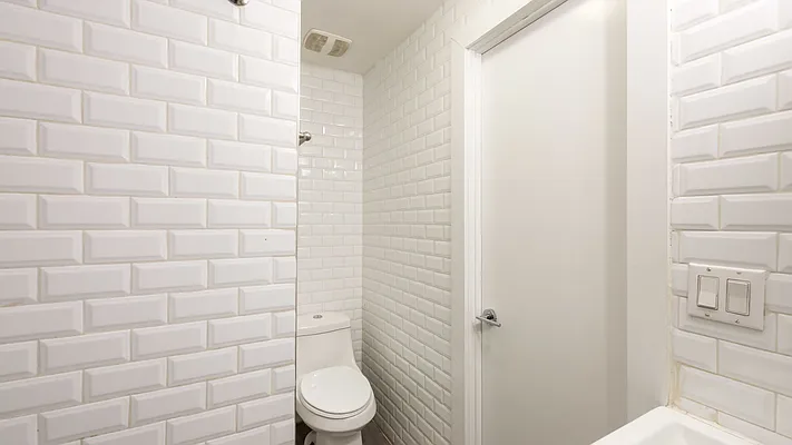 Rented by Nooklyn NYC LLC | media 22