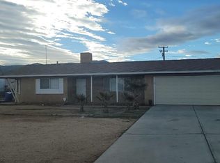 10744 Kiavan Rd, Apple Valley, CA 92308