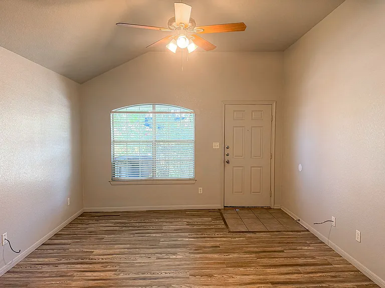 4705 John David Dr — Photo 5