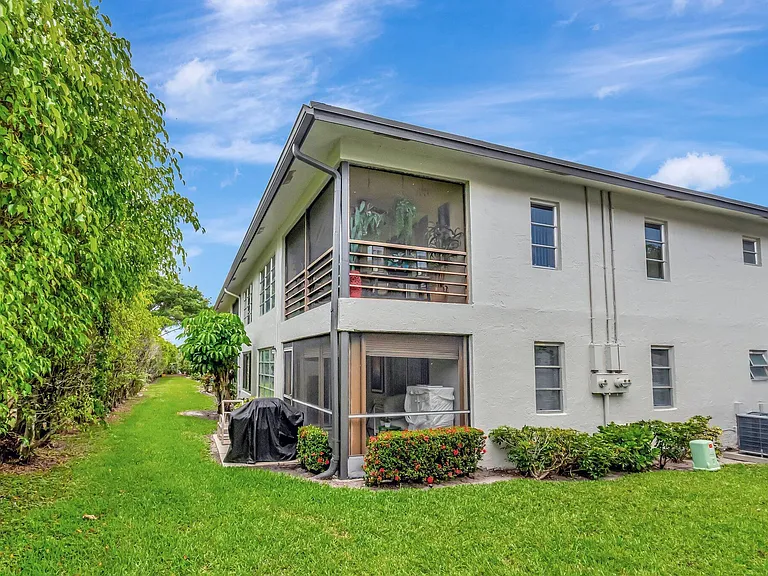 13194 Lucinda Palm Ct #D — Photo 18