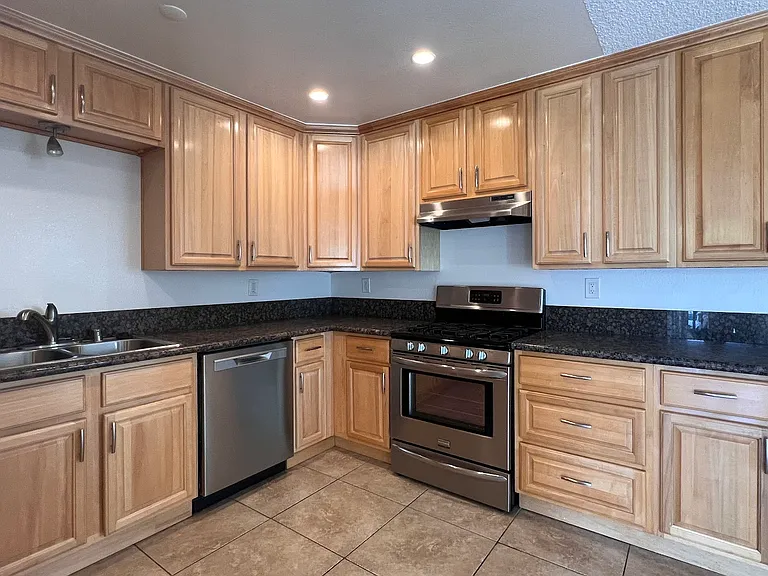 2725 Calle Del Comercio #B — Photo 43