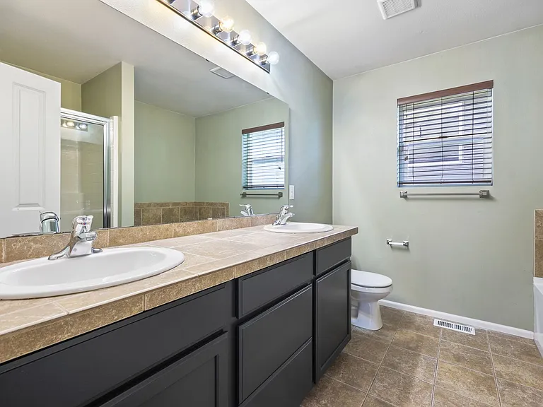 1094 Ebbets Dr SW — Photo 21