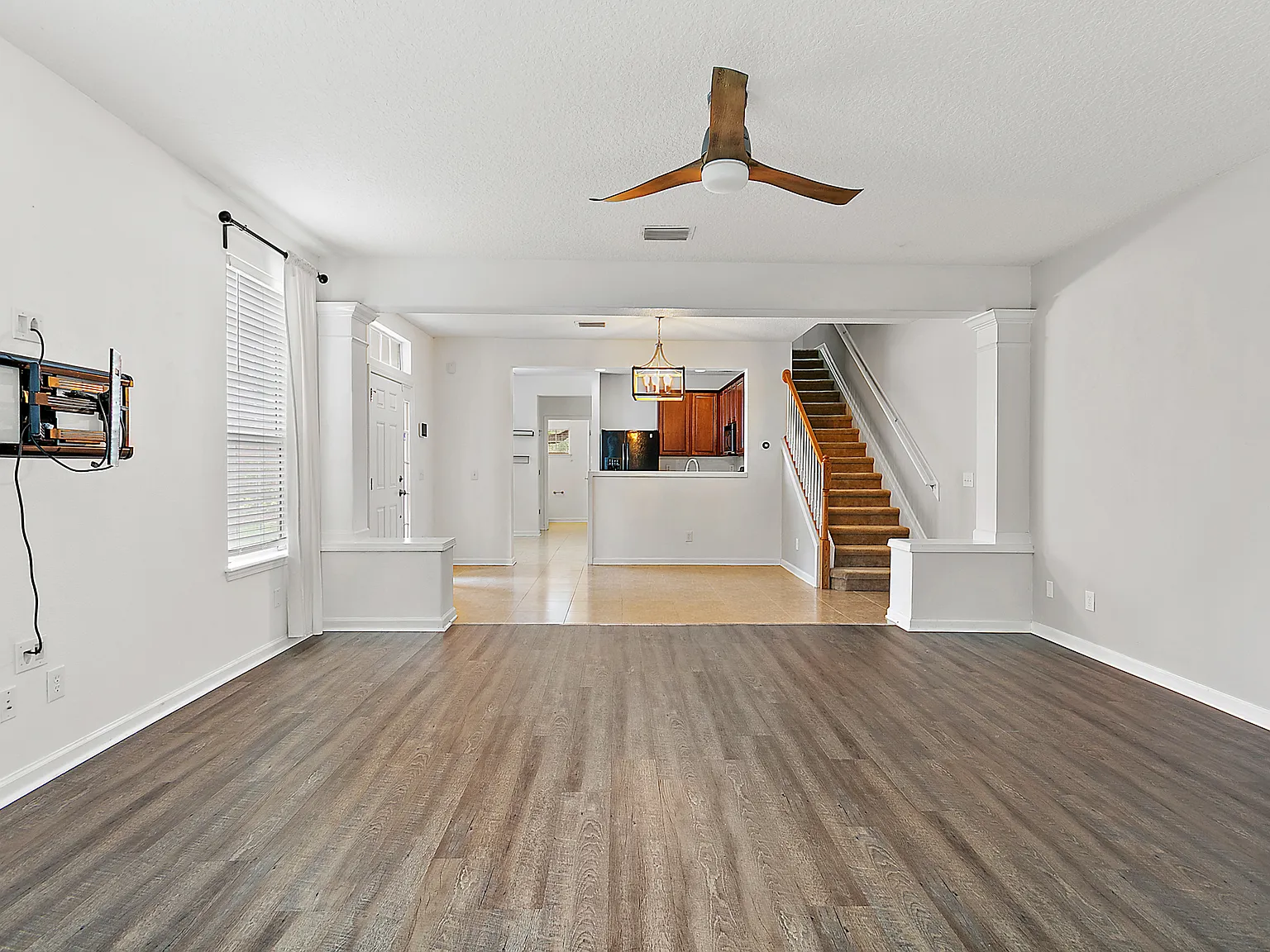 3 bed, 2.5 bath, 1632 sqft, $2,350 — Photo 3