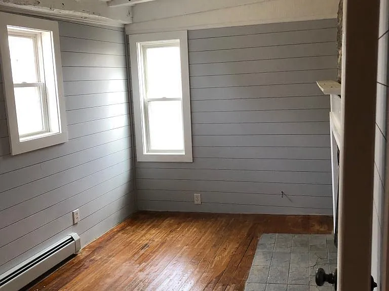 33 Carmichael Ln — Photo 2