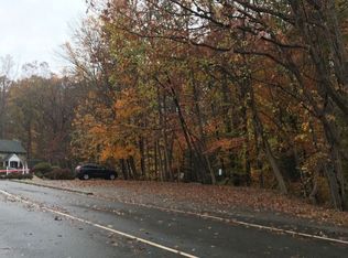 5 Pepperidge Tree Ter, Kinnelon, NJ 07405