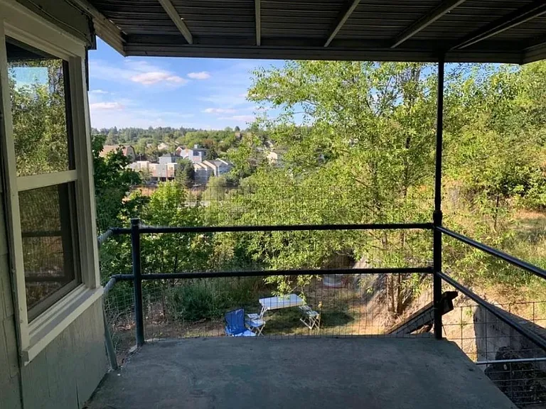 540 SE McKenzie St #B — Photo 8
