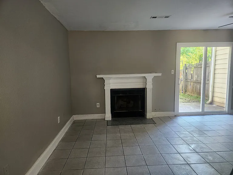 1671 Hunting Creek Dr SE #1671 — Photo 4