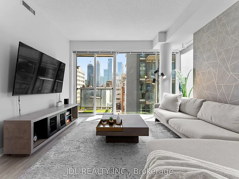 435 Richmond St W #610 — Photo 3