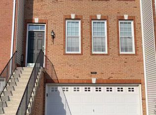 25306 McIntyre Sq, Chantilly, VA 20152