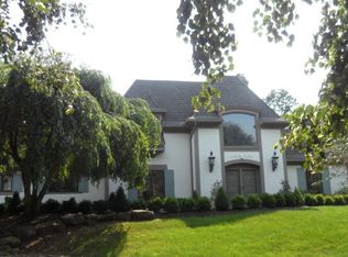 101 Partridge Ln, Chagrin Falls, OH 44022