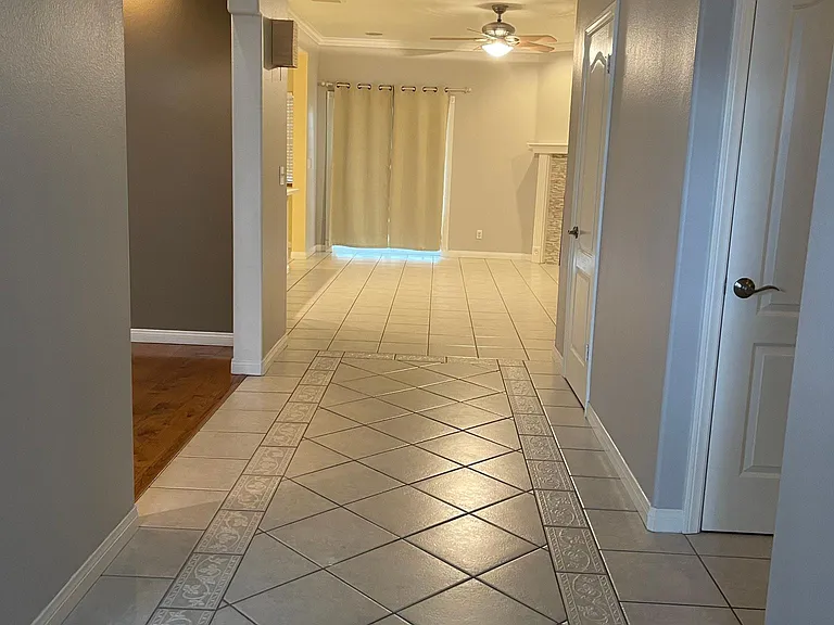 105 Brianna St — Photo 10