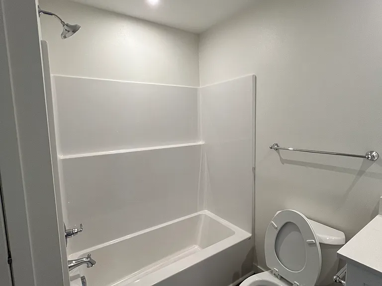 2326 Cross Creek St #F — Photo 22