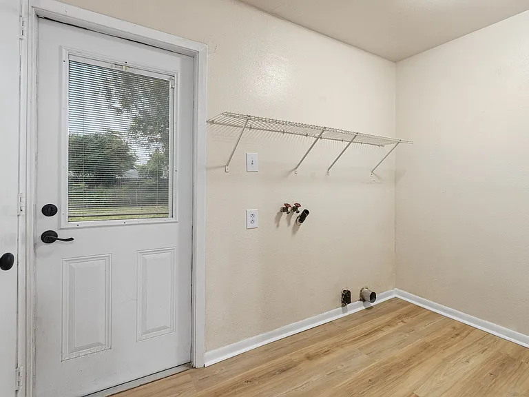 5921 Riley Dr — Photo 9