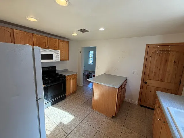 129 N Alarcon St #1 — Photo 16