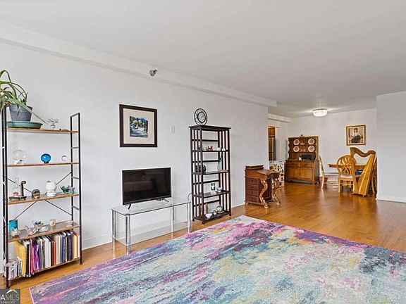 3rd image of 2479 Peachtree Rd NE APT 402