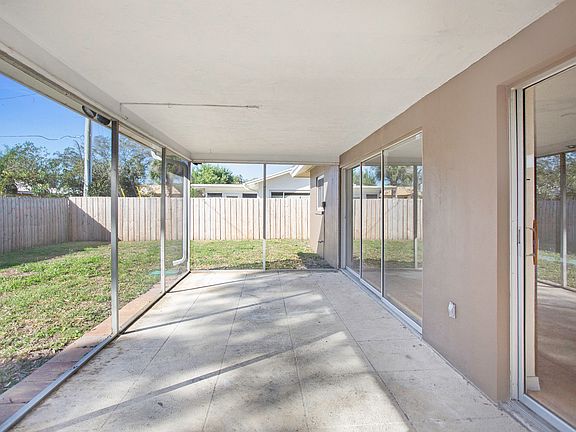 4th image of 2183 Bramblewood Dr S