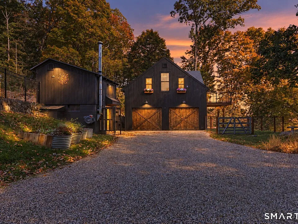 7 Dowling Dr #2