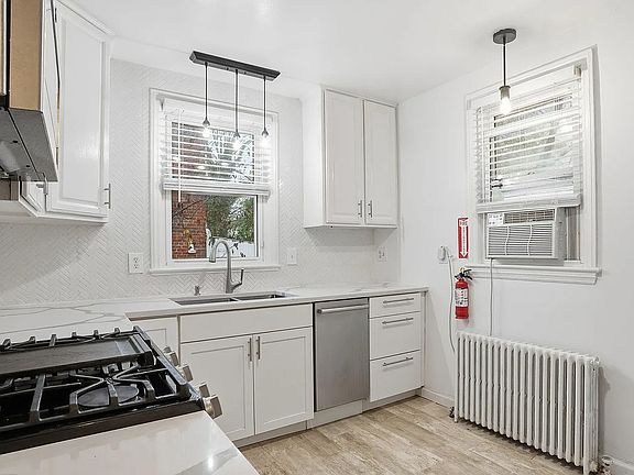 3rd image of 742 Congress St SE