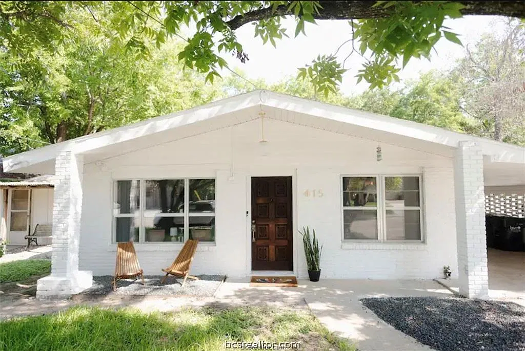 2 bed, 1.5 bath, 1430 sqft, $1,800 — Photo 1