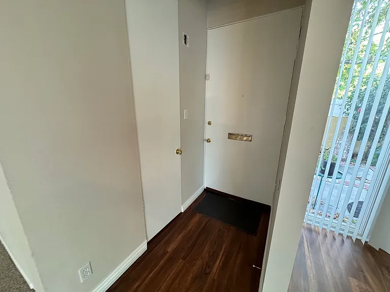 11500 Rochester Ave #11500 — Photo 12