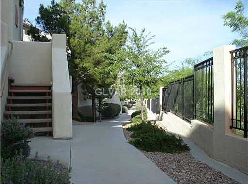 5th image of 1901 Villa Palms Ct Unit 104