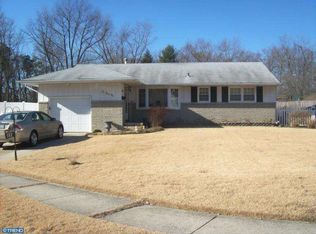 582 Seneca Ct, Magnolia, NJ 08049