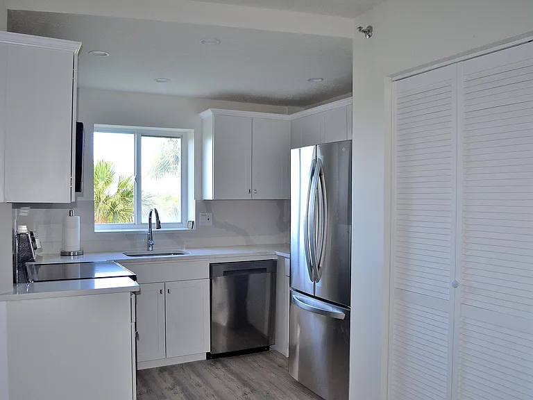 275 Palm Ave — Photo 10