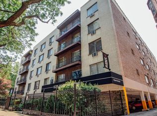 537 W. Melrose, Chicago, IL 60657