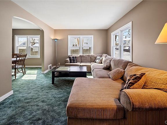 4th image of 419 Darlington Rd E