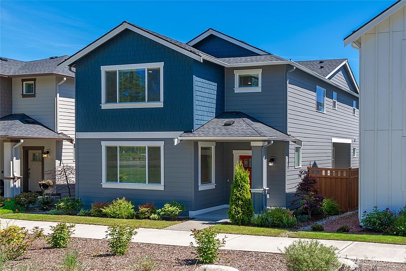 2nd image of 15816 205th Avenue E