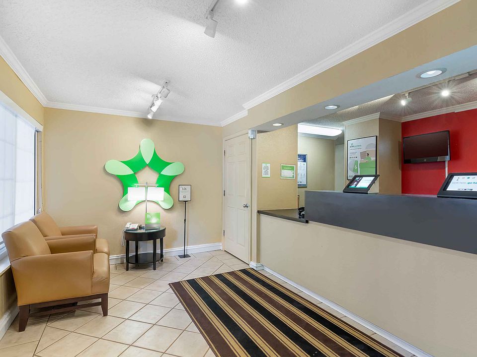 Lobby and Guest Check-in