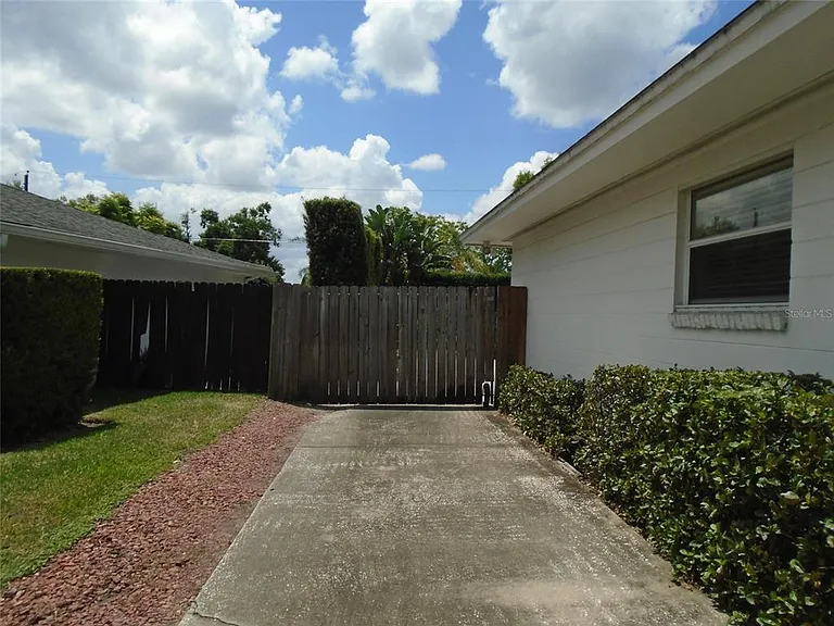 2430 Deloraine Trl — Photo 19