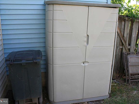 3rd image of 5221 Magnolia Pl