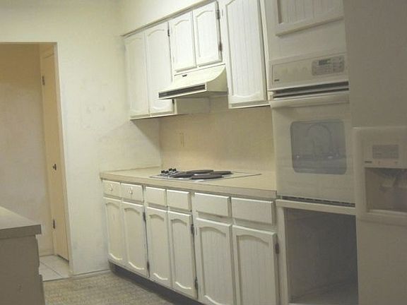 4th image of 1212 Bluebird Ave