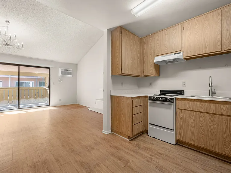 2633 Ellendale Pl — Photo 12