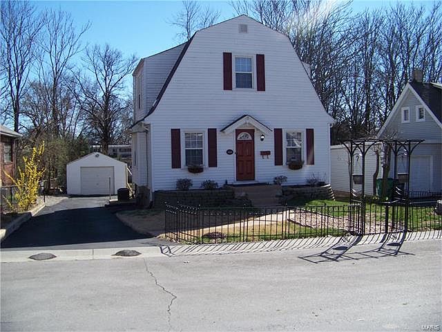 1st image of 8342 Flora Ave