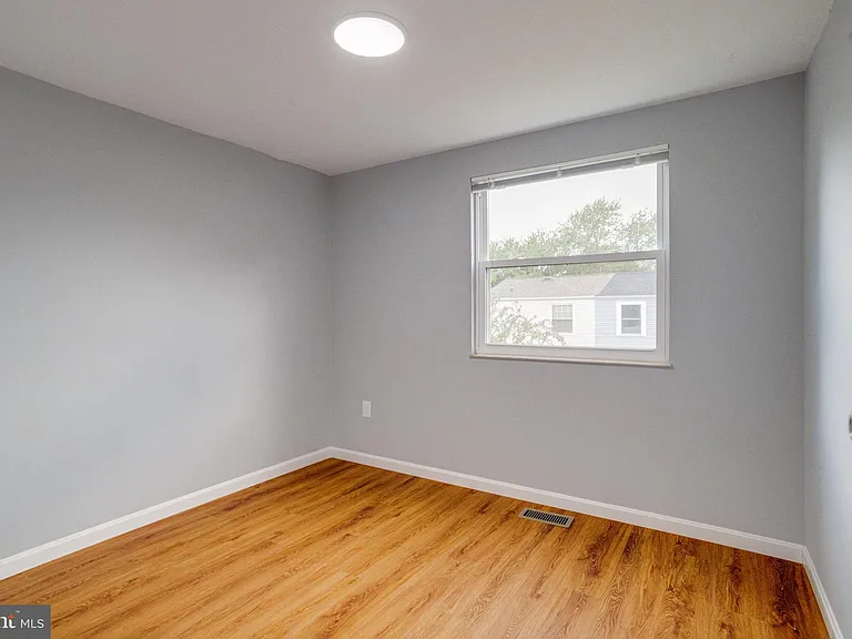 1359 Raleigh Dr — Photo 26