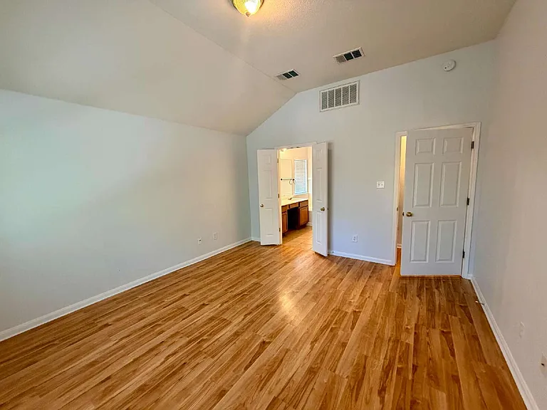 1517 Hawk Dr — Photo 12