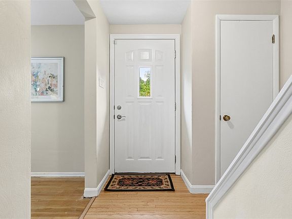3rd image of 386 Old Gilkeson Rd
