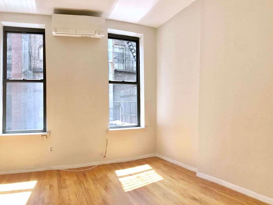 1st image of 136 Orchard St APT 9