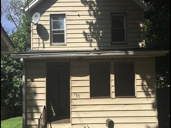 3rd image of 755 Montana Ave