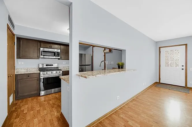 369 Gregory St — Photo 9
