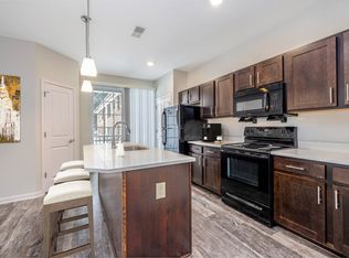 Green Lake Apartments and Townhomes, Orchard Park, NY 14127
