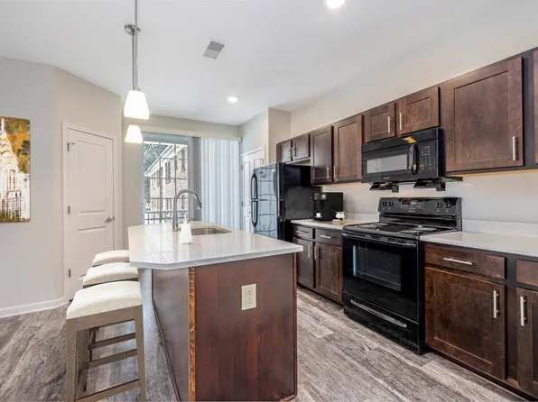 Green Lake Apartments and Townhomes