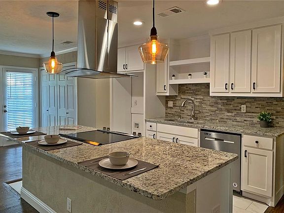 3rd image of 5525 King Dr