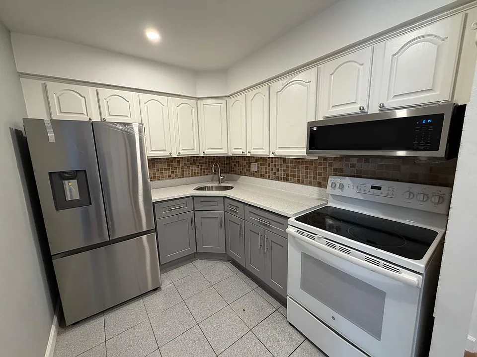 29-22 30th Ave #3R