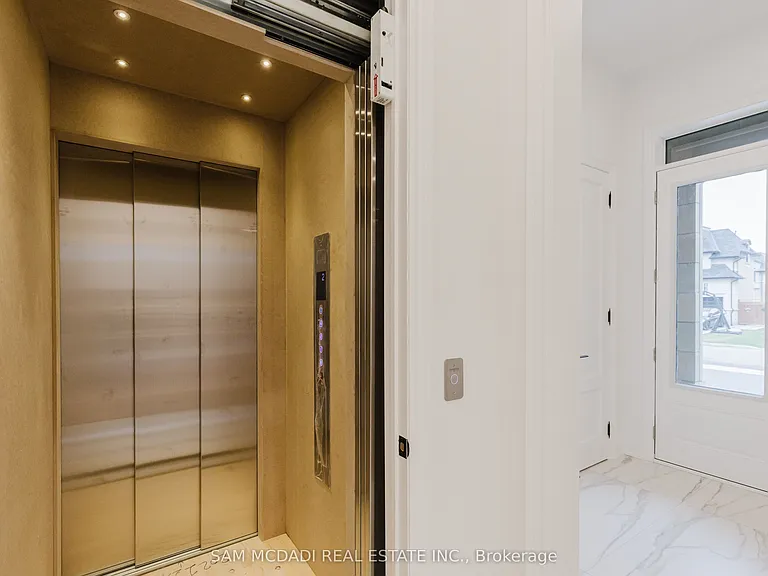 243 Prince George Cres — Photo 37